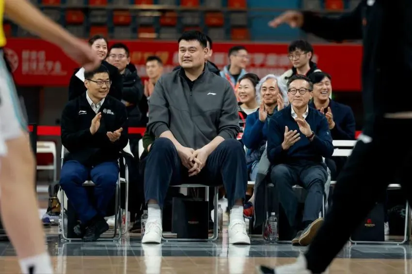 如何通过篮球表演赛制定有效的训练计划_0